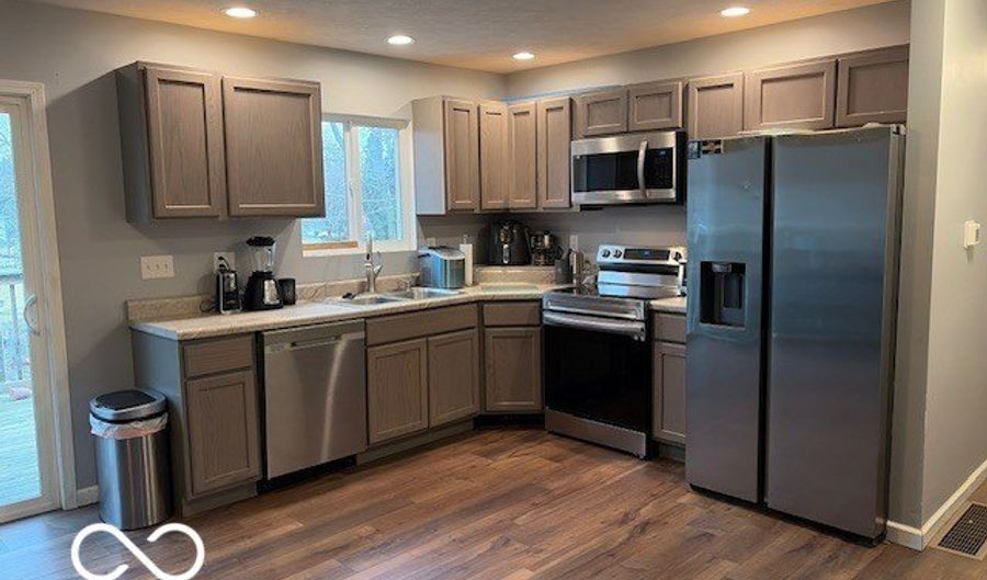 8917 Rock Island Ct, Indianapolis, IN 46217 - 4 Beds, 2 Bath