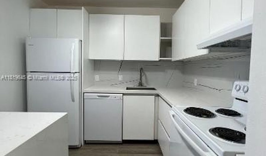 20500 W Country Club Dr 303, Aventura, FL 33180 - 1 Beds, 1 Bath
