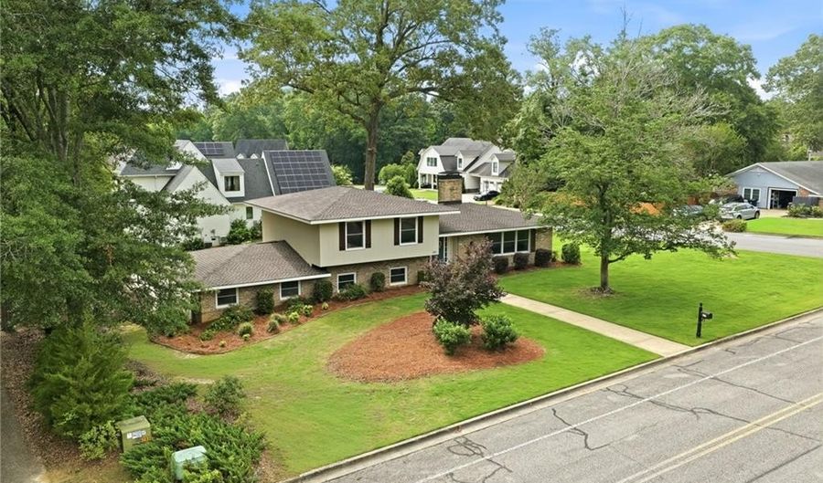 229 KIMBERLY Dr, Auburn, AL 36830 - 4 Beds, 3 Bath