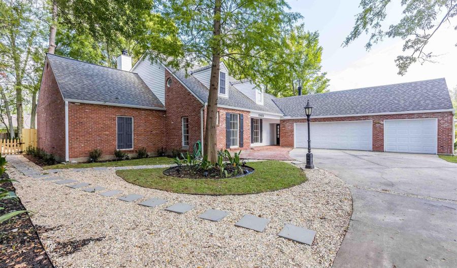 15635 Shenandoah Ave, Baton Rouge, LA 70817 - 5 Beds, 4 Bath