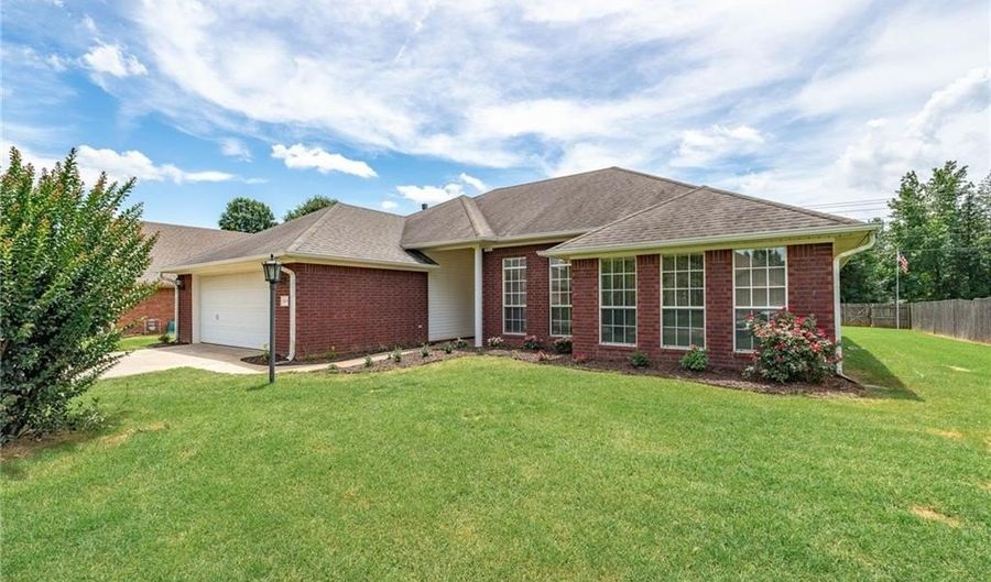 2419 Shealei Cir, Alma, AR 72921 - 3 Beds, 2 Bath