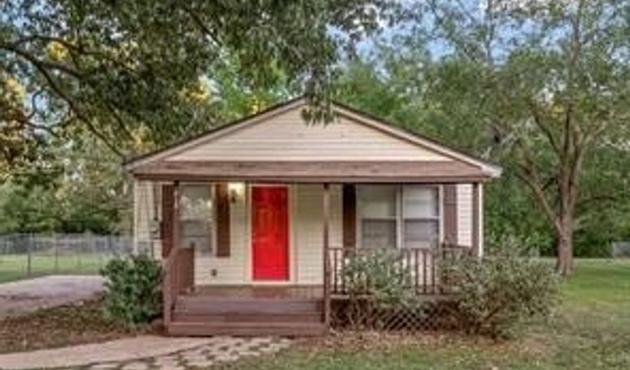 814 Lee St, Benton, LA 71006 - 3 Beds, 2 Bath