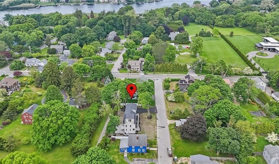 5 Lillis Ave, Barrington, RI 02806 - 4 Beds, 4 Bath