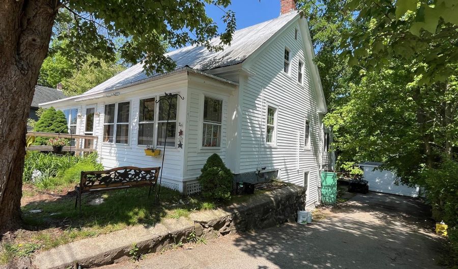 96 French St, Acton, ME 04001 - 5 Beds, 2 Bath