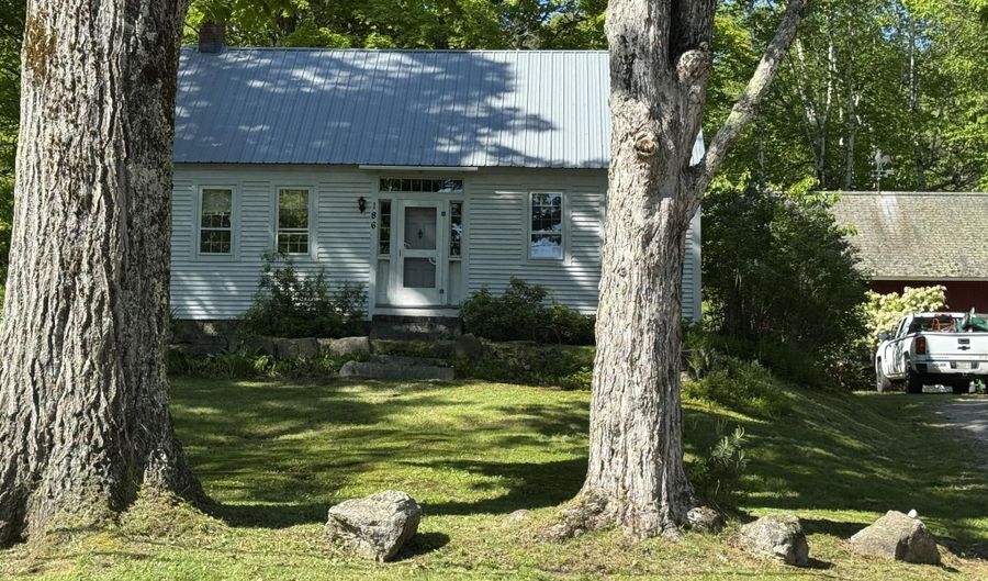 186 Bridgton Rd, Sebago, ME 04029 - 5 Beds, 2 Bath