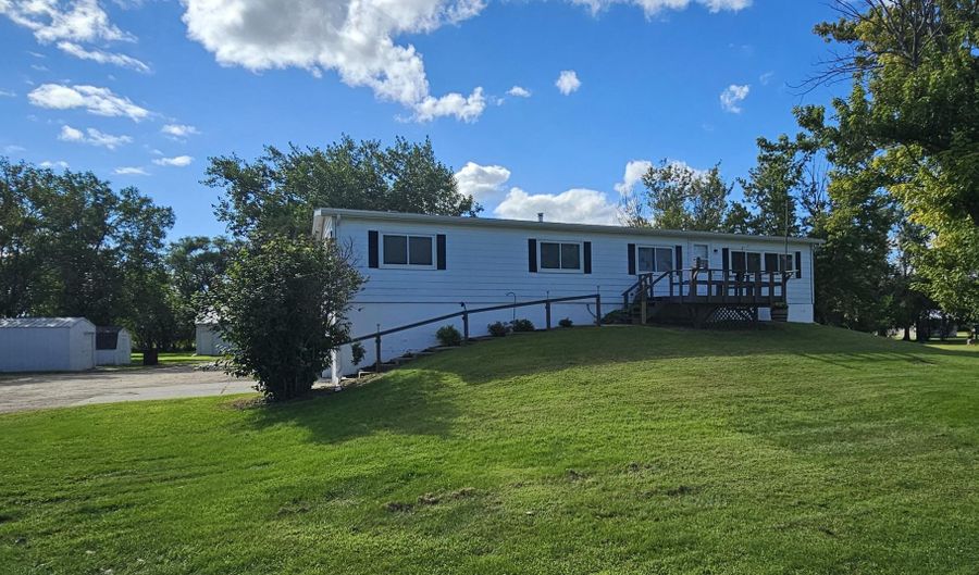 13643 387th Ave, Aberdeen, SD 57401 - 4 Beds, 2 Bath