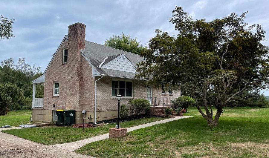 1628 S GLENSIDE Rd, West Chester, PA 19380 - 4 Beds, 2 Bath