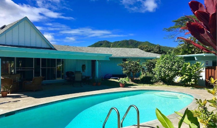 1595 Uluhao Pl, Kailua, HI 96734 - 4 Beds, 3 Bath