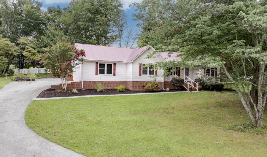 715 Carmen Dr, Athens, TN 37303 - 3 Beds, 2 Bath