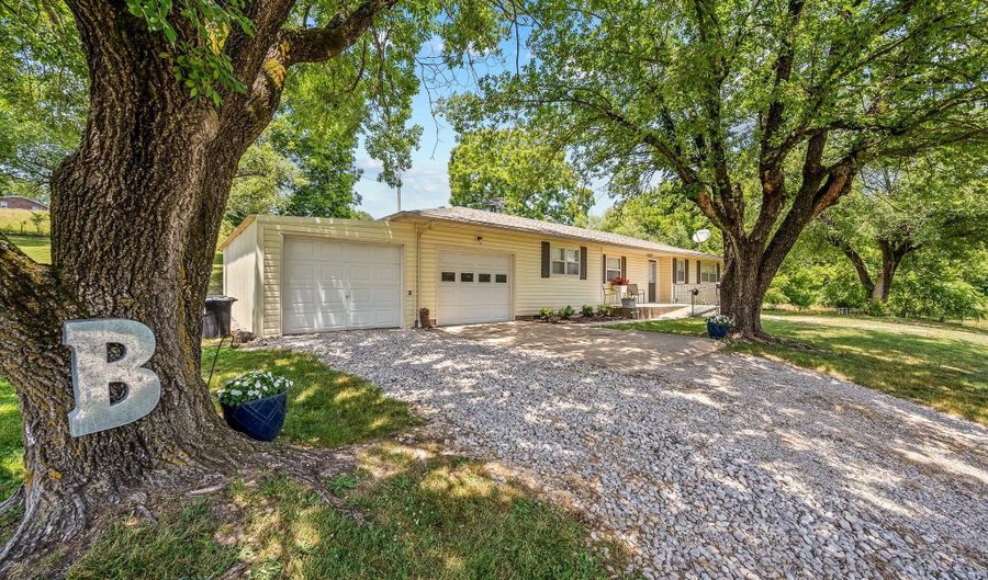 8675 S State Highway 5, Ava, MO 65608 - 3 Beds, 2 Bath