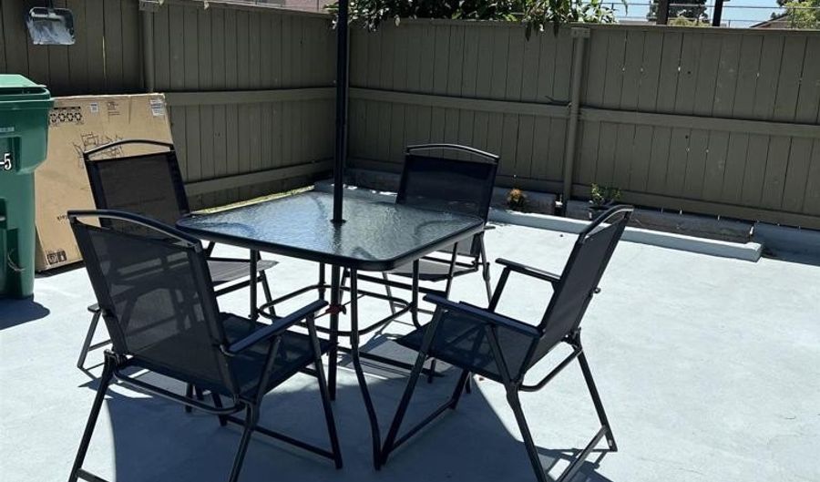 6872 Quebec Ct 5, San Diego, CA 92139 - 3 Beds, 2 Bath