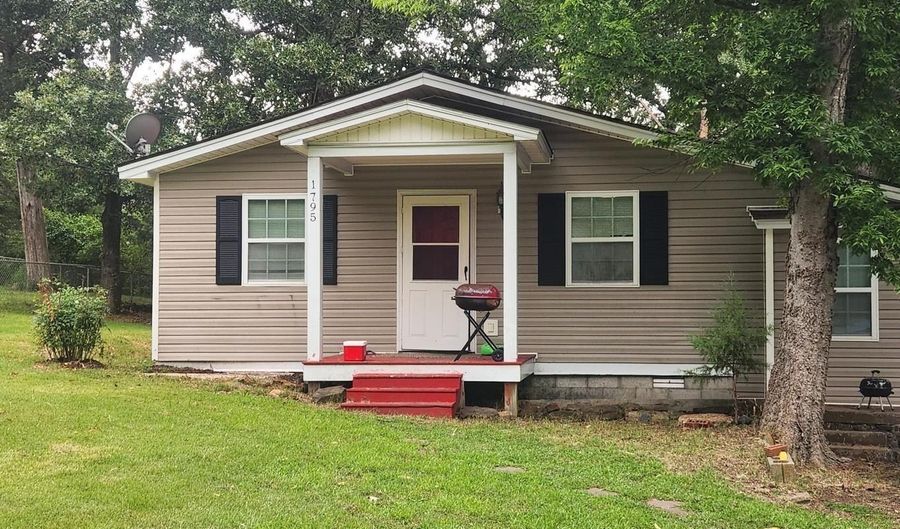 1795 Addie St, Batesville, AR 72501 - 3 Beds, 2 Bath