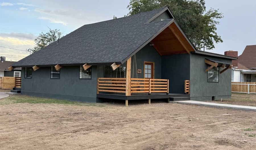 501 W Dallas Ave, Artesia, NM 88210 - 4 Beds, 3 Bath