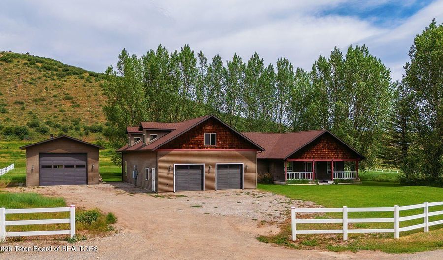 125 WAGON RUT Ln, Auburn, WY 83111 - 3 Beds, 3 Bath