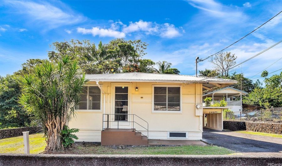 297 W Puainako St, Hilo, HI 96720 - 2 Beds, 2 Bath