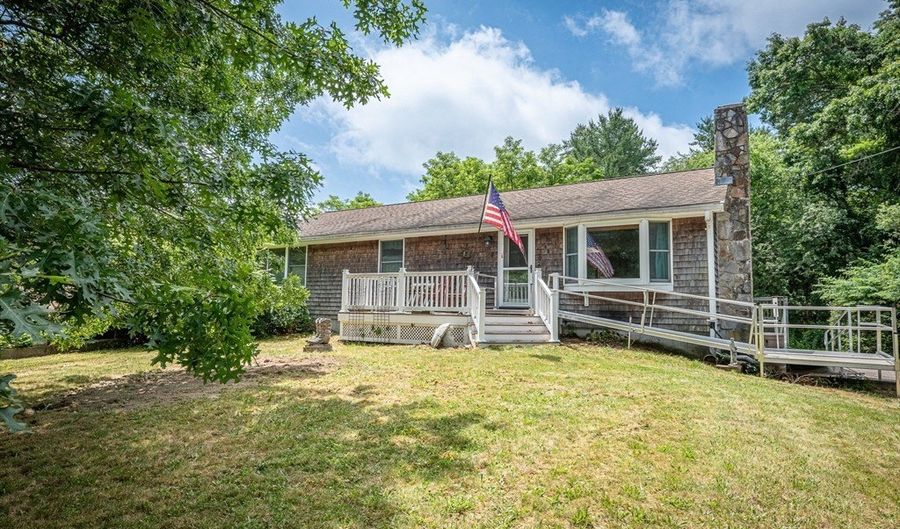 48 Elm St, Berkley, MA 02779 - 3 Beds, 2 Bath