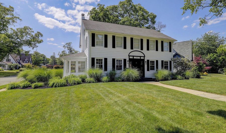 570 N Edgemere Dr A, Allenhurst, NJ 07711 - 6 Beds, 5 Bath