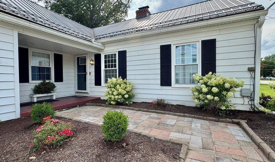 1427 Smith Rd, Ashland, OH 44805 - 3 Beds, 2 Bath