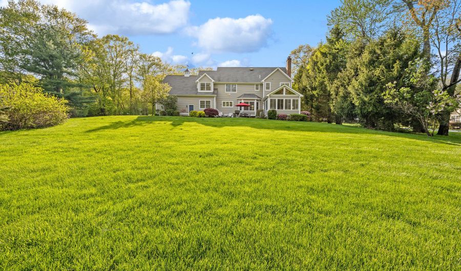 699 Andrea Ct, Cheshire, CT 06410 - 4 Beds, 4 Bath