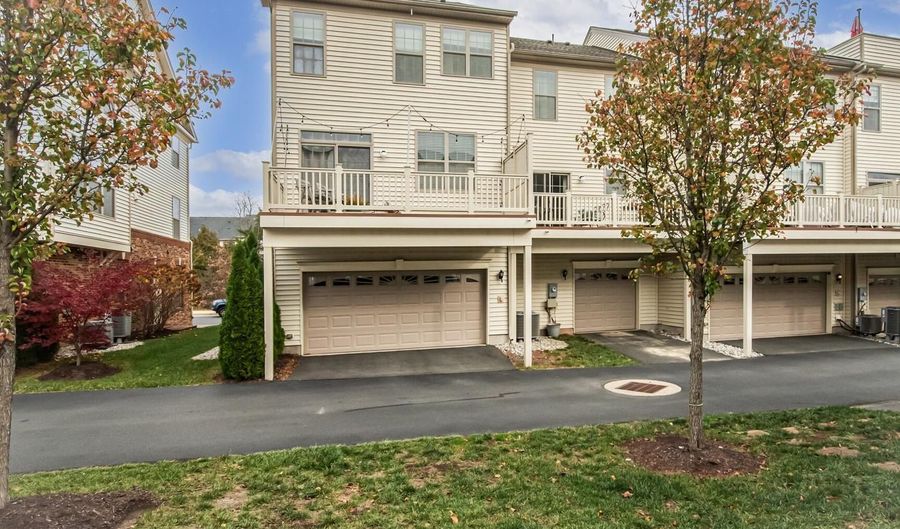 22501 NORWALK Sq, Ashburn, VA 20148 - 4 Beds, 4 Bath