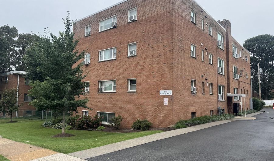 500 S COURTHOUSE Rd 9, Arlington, VA 22204 - 2 Beds, 1 Bath