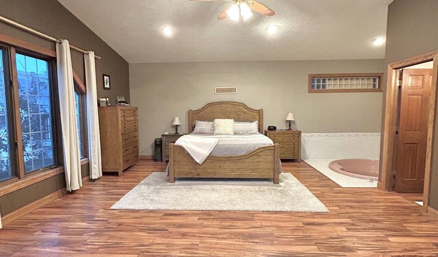 900 S 4th St, Battle Creek, NE 68715 - 4 Beds, 2 Bath