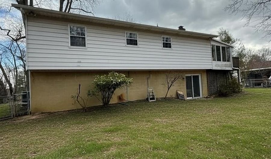 1354 MOYER Rd, Annapolis, MD 21403 - 4 Beds, 2 Bath