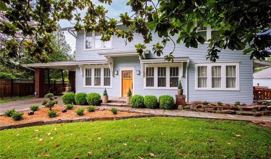 901 McCollum Dr, Bentonville, AR 72712 - 4 Beds, 2 Bath