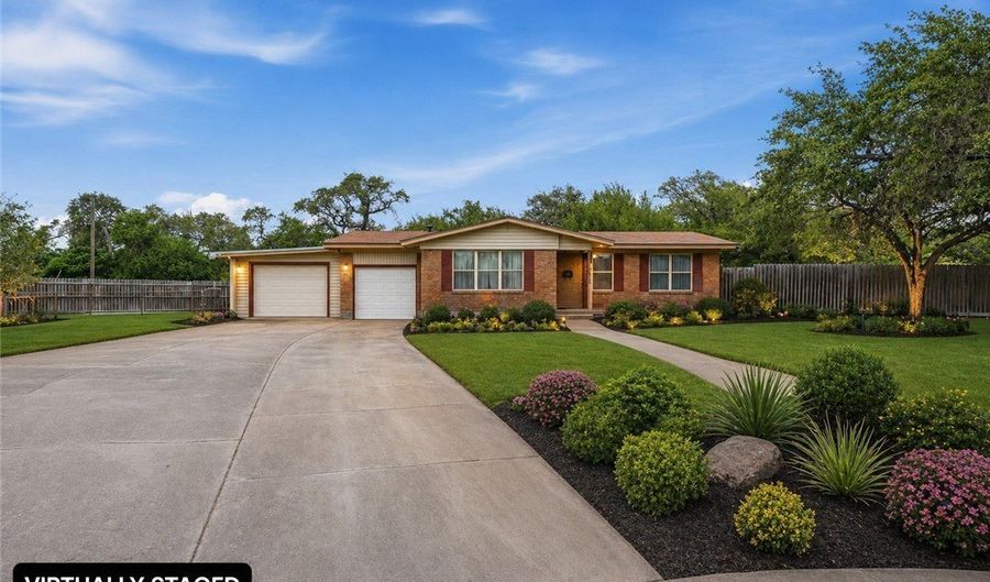 1268 Oak Park Dr, Aransas Pass, TX 78336 - 3 Beds, 2 Bath