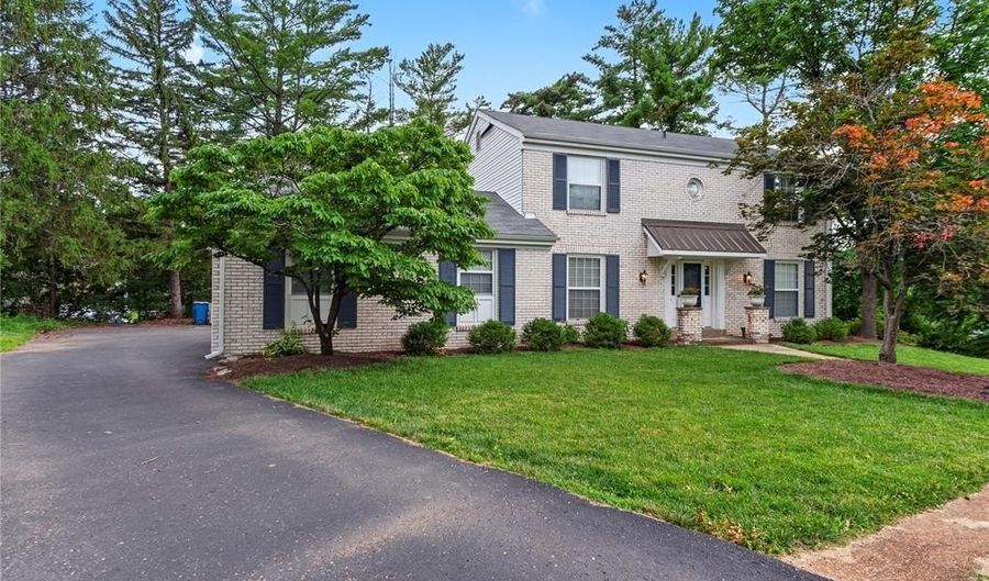 954 Chartrand Dr, Ballwin, MO 63011 - 4 Beds, 3 Bath