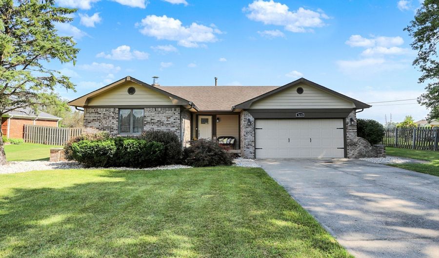 5638 Broyles Rd, Avon, IN 46123 - 3 Beds, 2 Bath