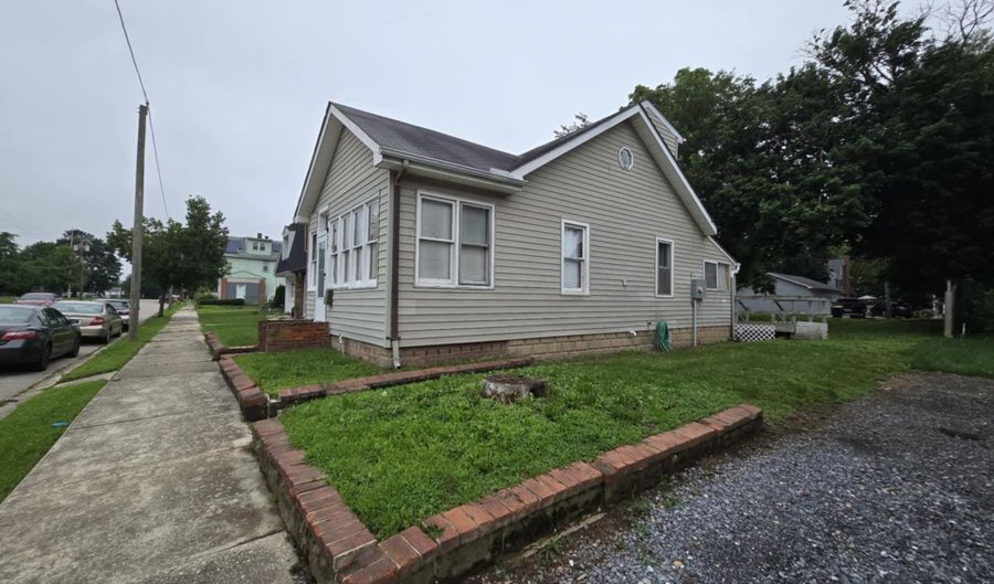 317 N NEW St, Dover, DE 19901 - 3 Beds, 2 Bath