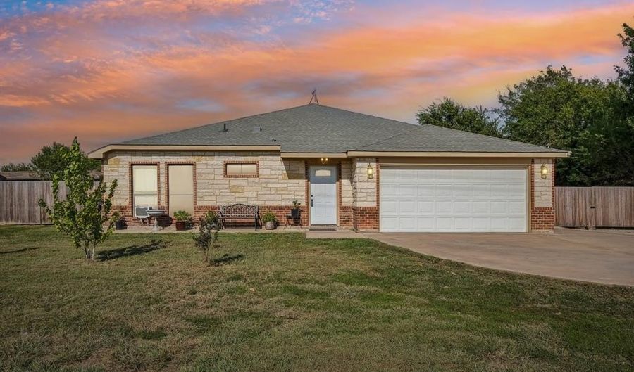 2920 Luisa Ln, Alvarado, TX 76009 - 4 Beds, 3 Bath