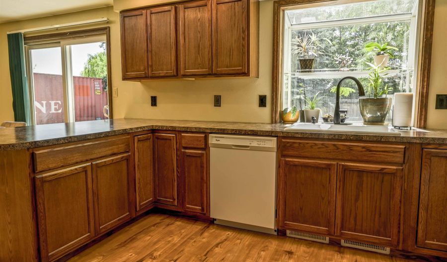 11043 W Flintlock Dr, Boise, ID 83713 - 3 Beds, 2 Bath