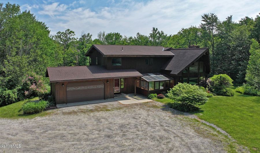 707 Benton Hill Rd, Becket, MA 01223 - 4 Beds, 3 Bath