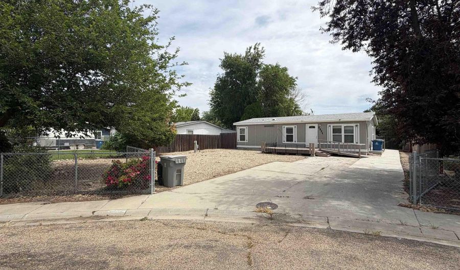 3321 Pluto Ave, Caldwell, ID 83605 - 3 Beds, 2 Bath