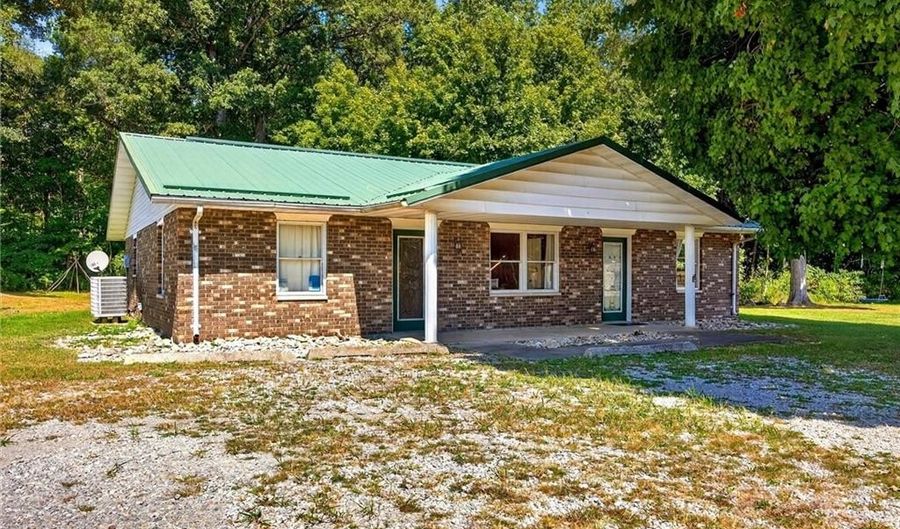 2082 W State Road 54, Bloomfield, IN 47424 - 1 Beds, 1 Bath