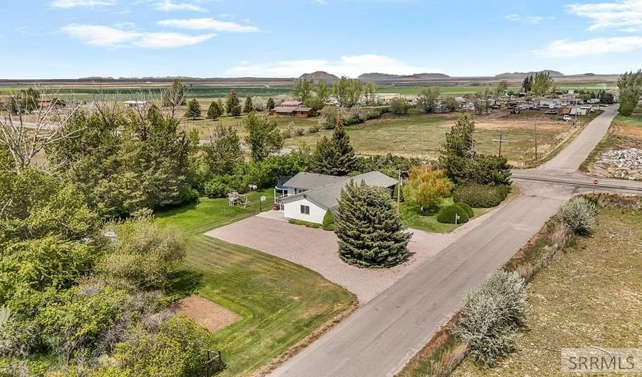 802 S 2100 W, Aberdeen, ID 83210 - 4 Beds, 3 Bath