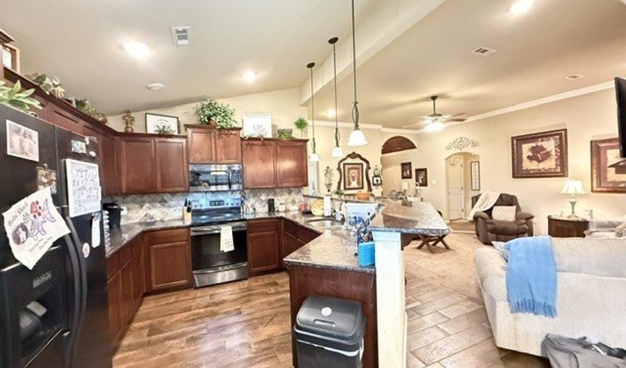200 Honeysuckle St, Alma, AR 72921 - 3 Beds, 2 Bath