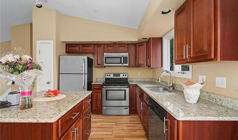 15 Atlantic Ave, North Providence, RI 02904 - 3 Beds, 2 Bath