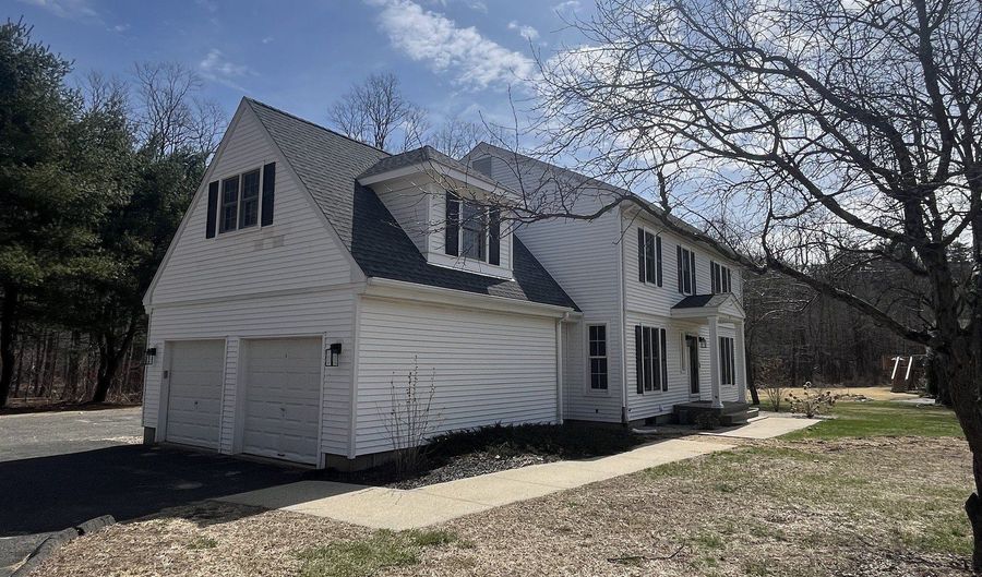 61 Arch St 1, Burlington, CT 06013 - 3 Beds, 2 Bath