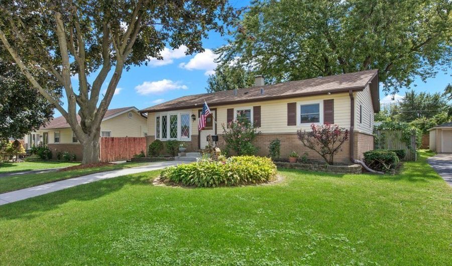 539 W Rose Ave, Addison, IL 60101 - 3 Beds, 2 Bath