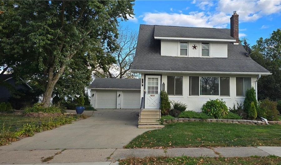 309 5th St SW, Austin, MN 55912 - 4 Beds, 3 Bath