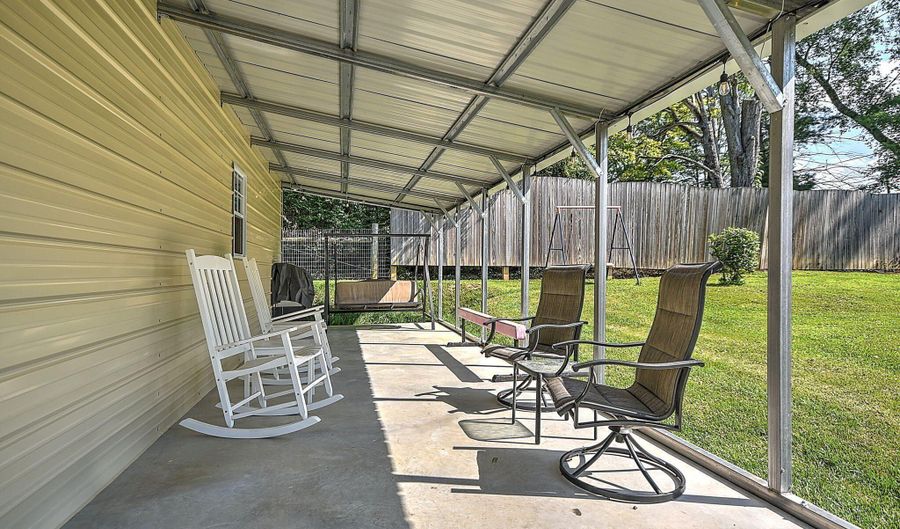 479 Deadmore SE St, Abingdon, VA 24210 - 3 Beds, 2 Bath