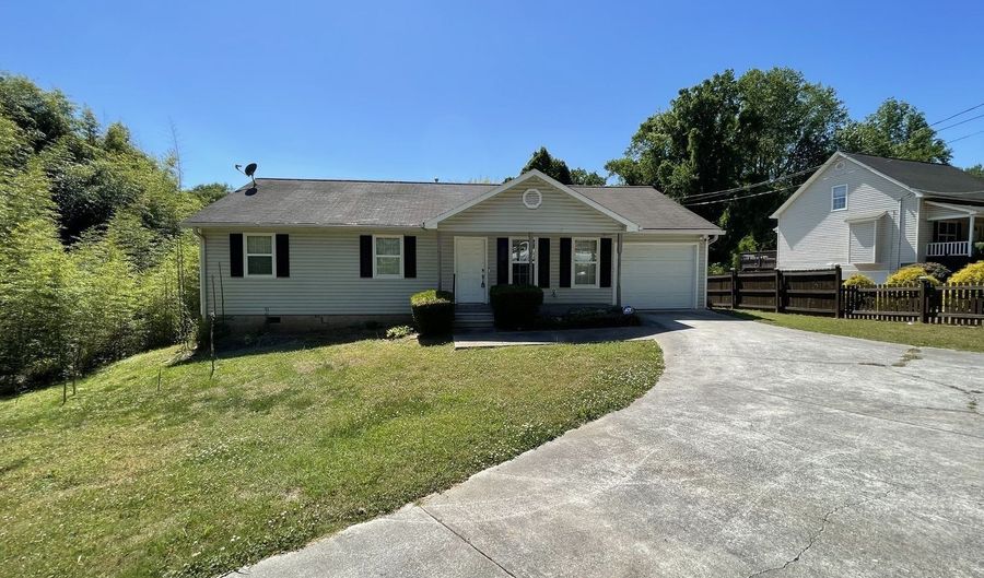 5336 Austell Powder Springs Rd, Austell, GA 30106 - 3 Beds, 2 Bath