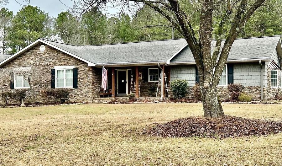 301 MORNINGSIDE Dr, Alexandria, AL 36250 - 3 Beds, 3 Bath