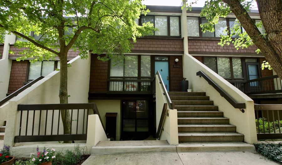 2222 S QUINCY St 1, Arlington, VA 22204 - 2 Beds, 3 Bath