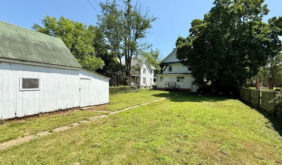 220 N BRADFORD St, Dover, DE 19904 - 4 Beds, 2 Bath
