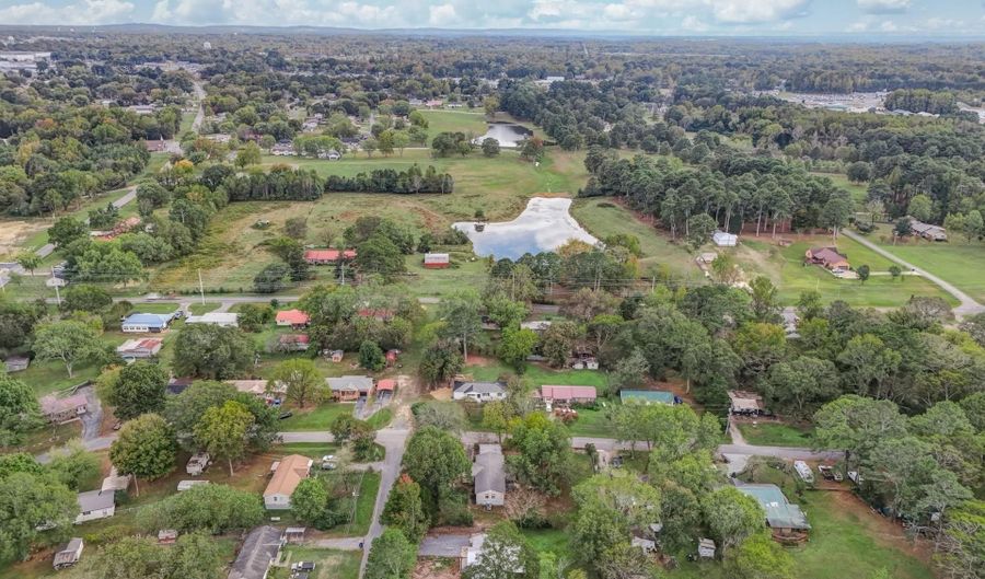 914 Dooley Ave, Albertville, AL 35951 - 4 Beds, 2 Bath