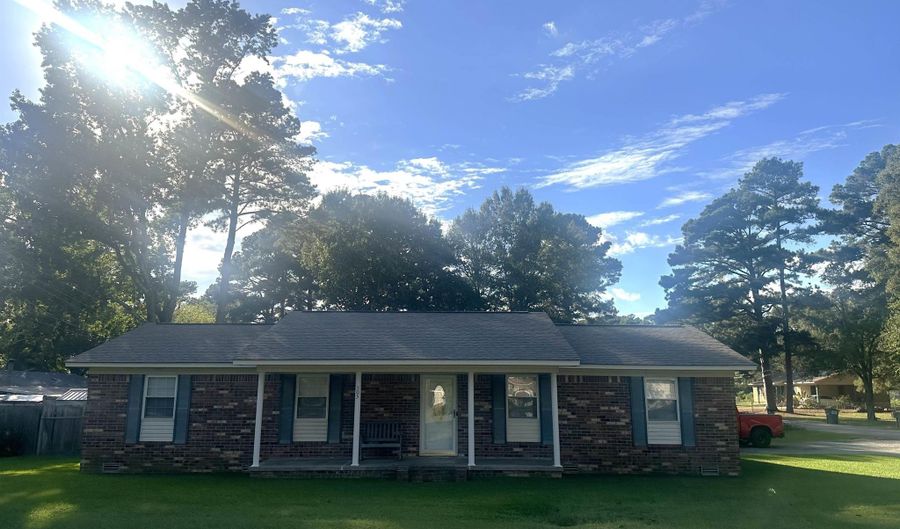 303 N Lemon St, Beebe, AR 72012 - 3 Beds, 2 Bath